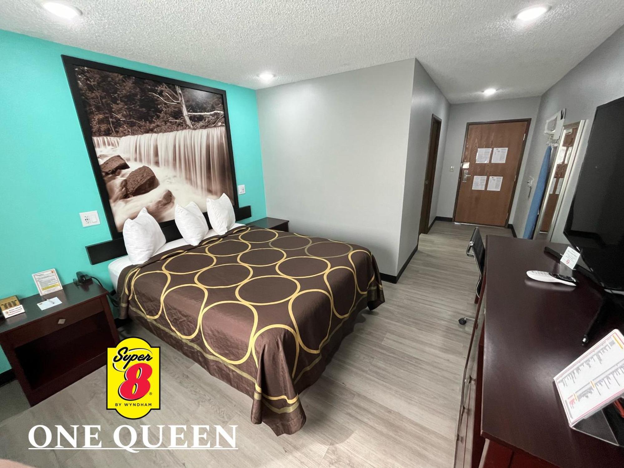 Super 8 By Wyndham Emporia Motel Екстериор снимка
